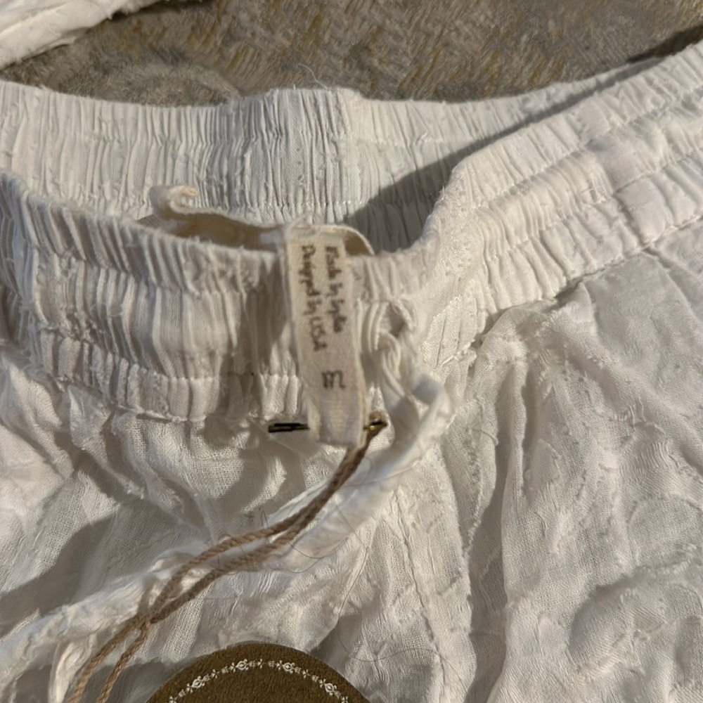 New with tags white short set - Picture 4 of 5